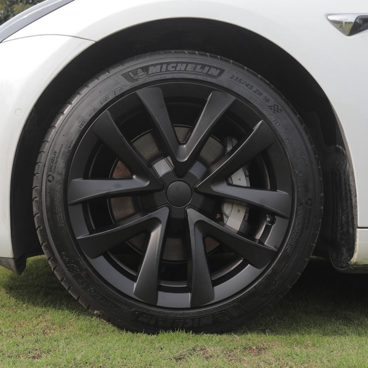 Tesla Model 3 Wieldoppen set | 18 inch | Mat Zwart | ARACHNID Performance / Bouwjaar 2017–2023