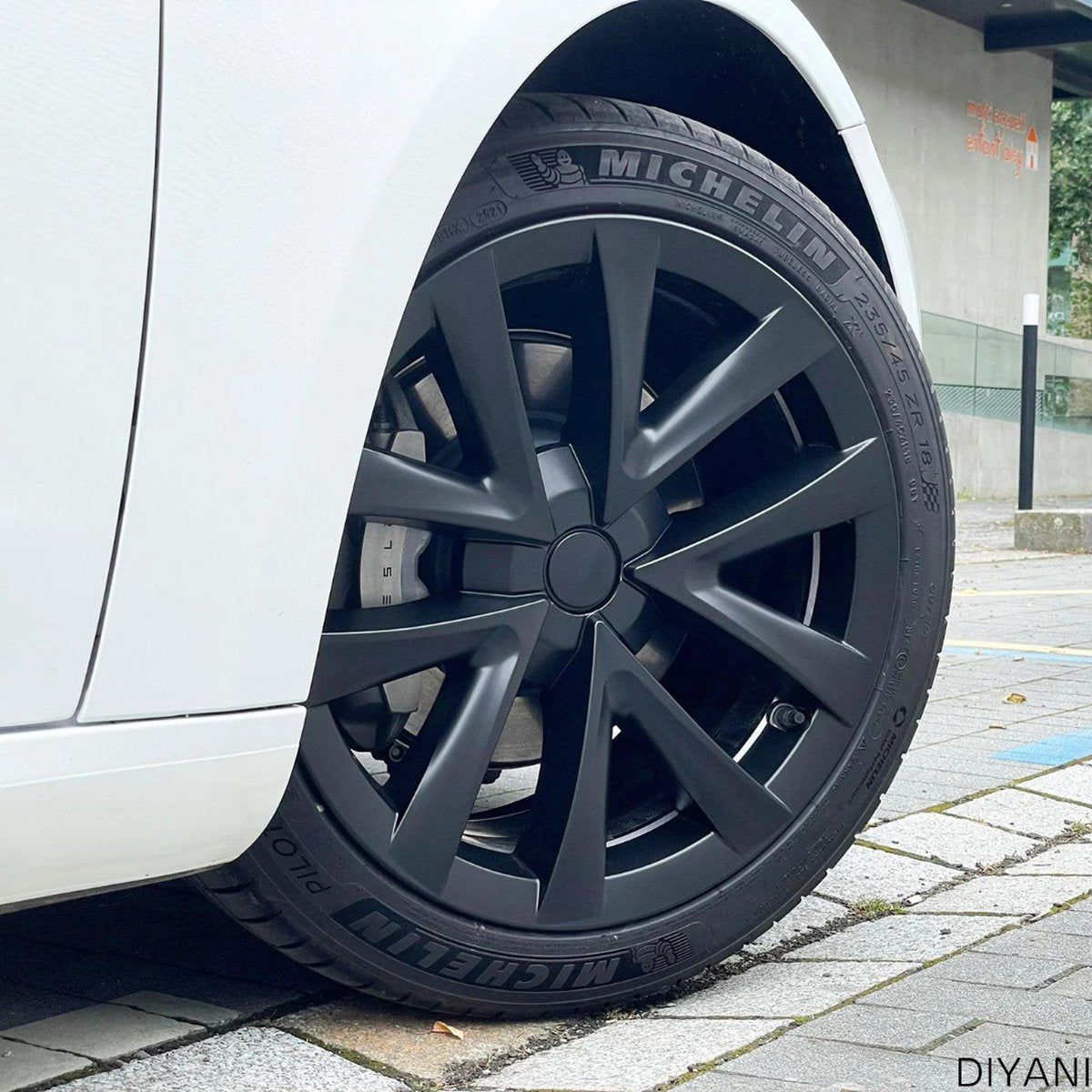 Tesla Model 3 Wieldoppen set | 18 inch | Mat Zwart | ARACHNID Performance / Bouwjaar 2017–2023