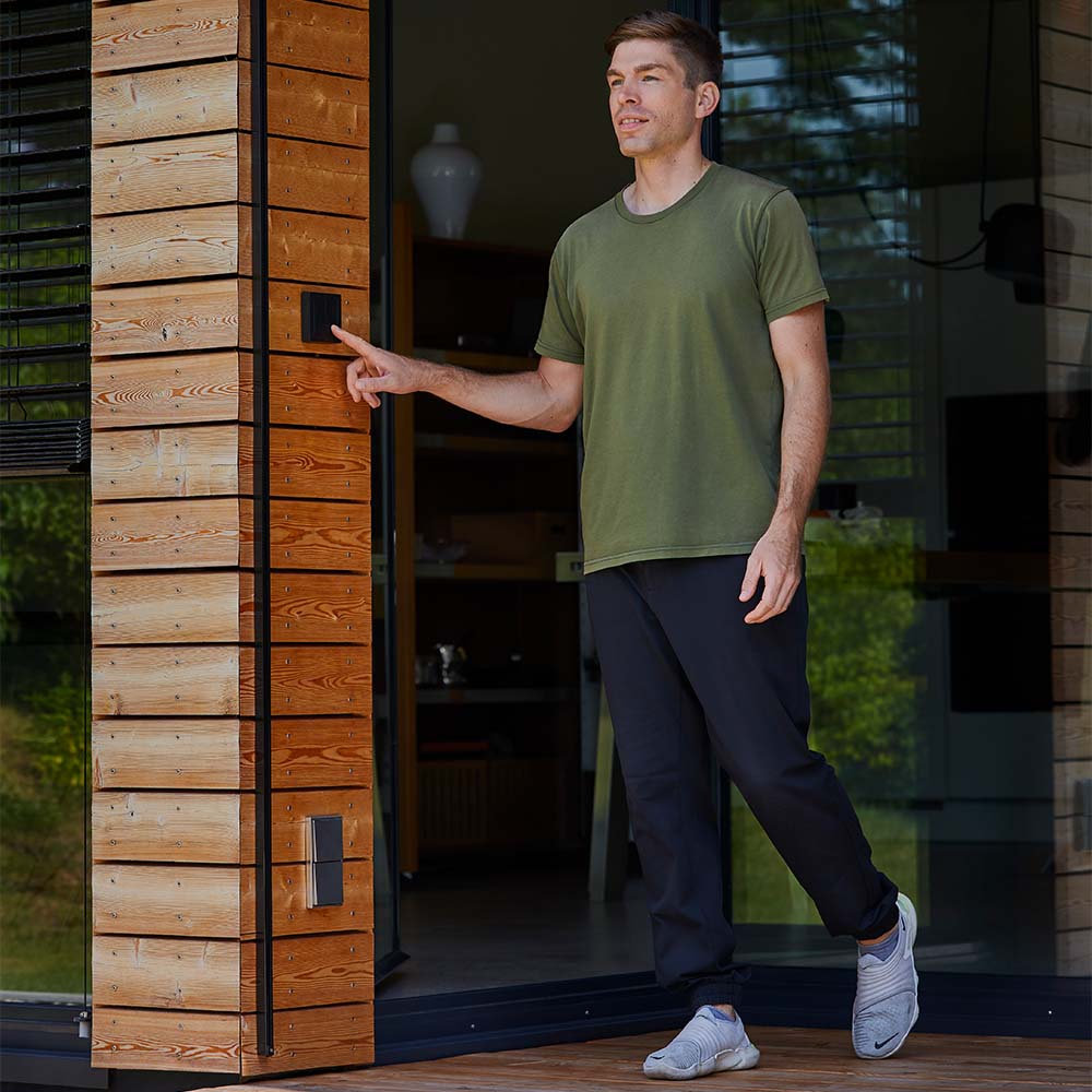 Senic Gira Friends of Hue Outdoor