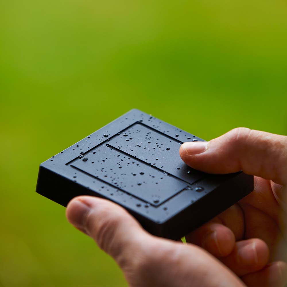 Senic Gira Friends of Hue Outdoor