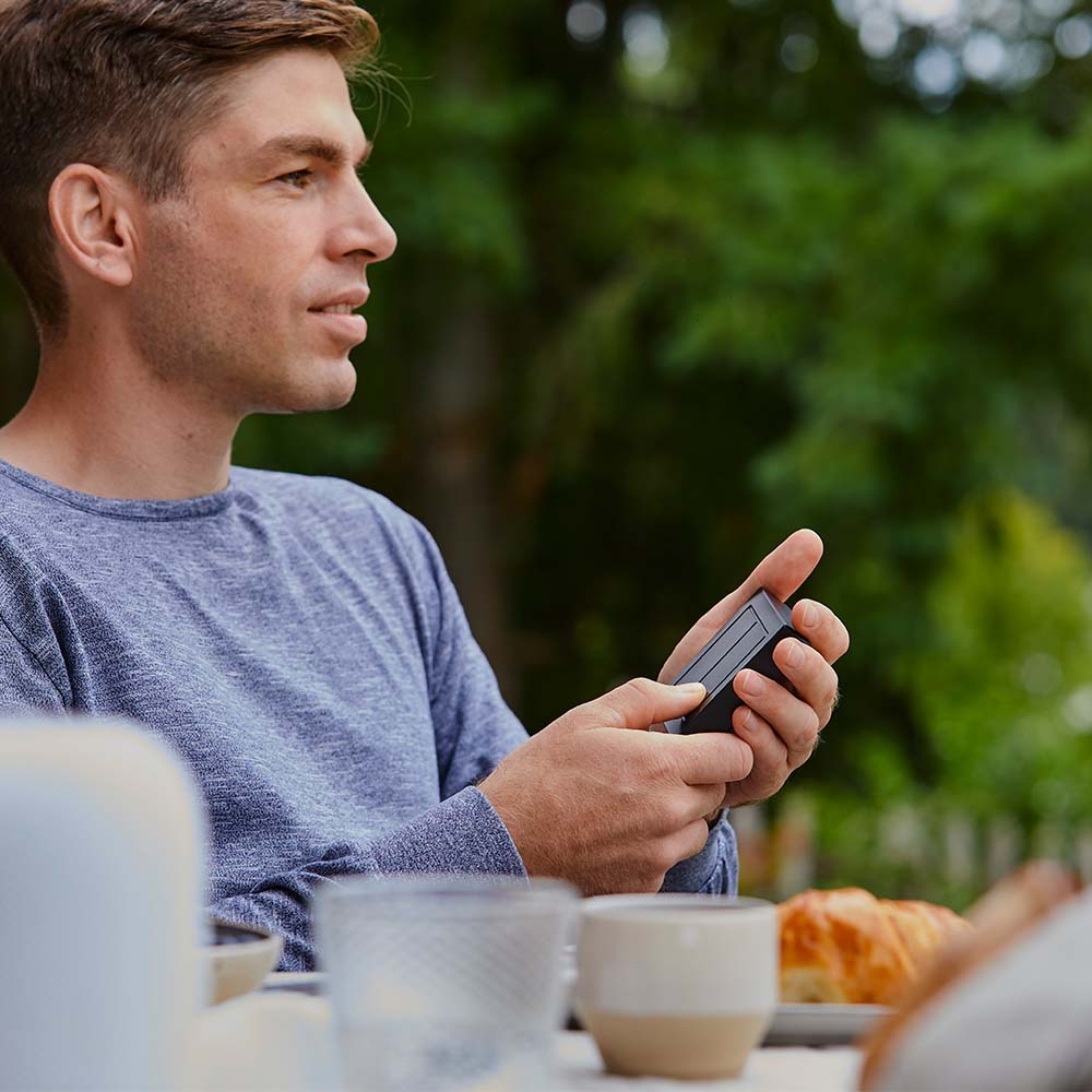 Senic Gira Friends of Hue Outdoor