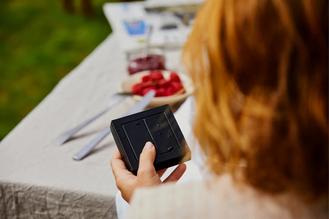 Senic Gira Friends of Hue Outdoor