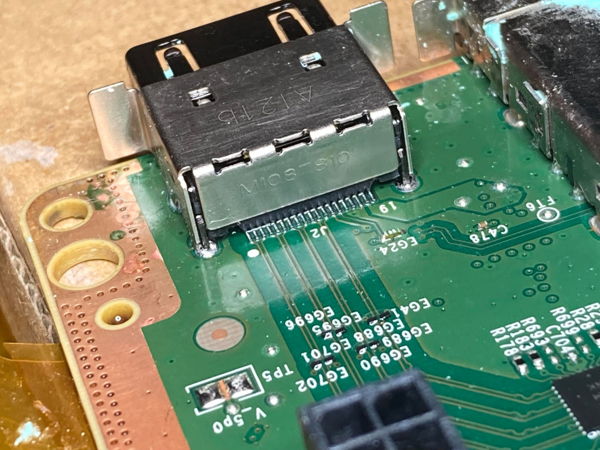 Xbox Series X | Austausch des originalen HDMI-Anschlusses – SMD-Löten erforderlich