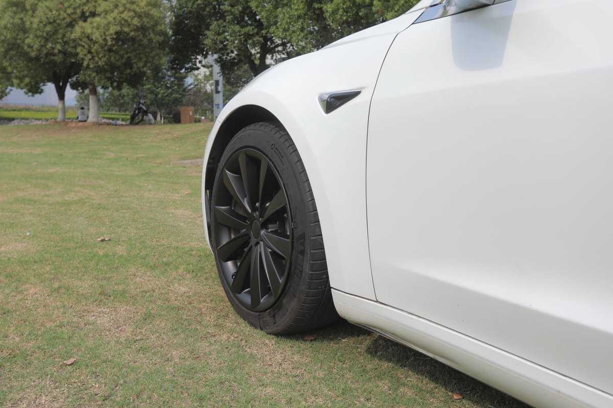 Tesla Model 3 Wheel Cover Set | 18 inch | Matte Black | BLADE Performance / Year 2017–2023