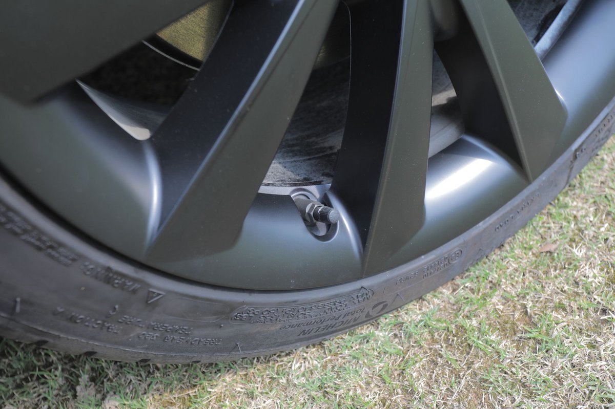 Tesla Model 3 Wheel Cover Set | 18 inch | Matte Black | BLADE Performance / Year 2017–2023