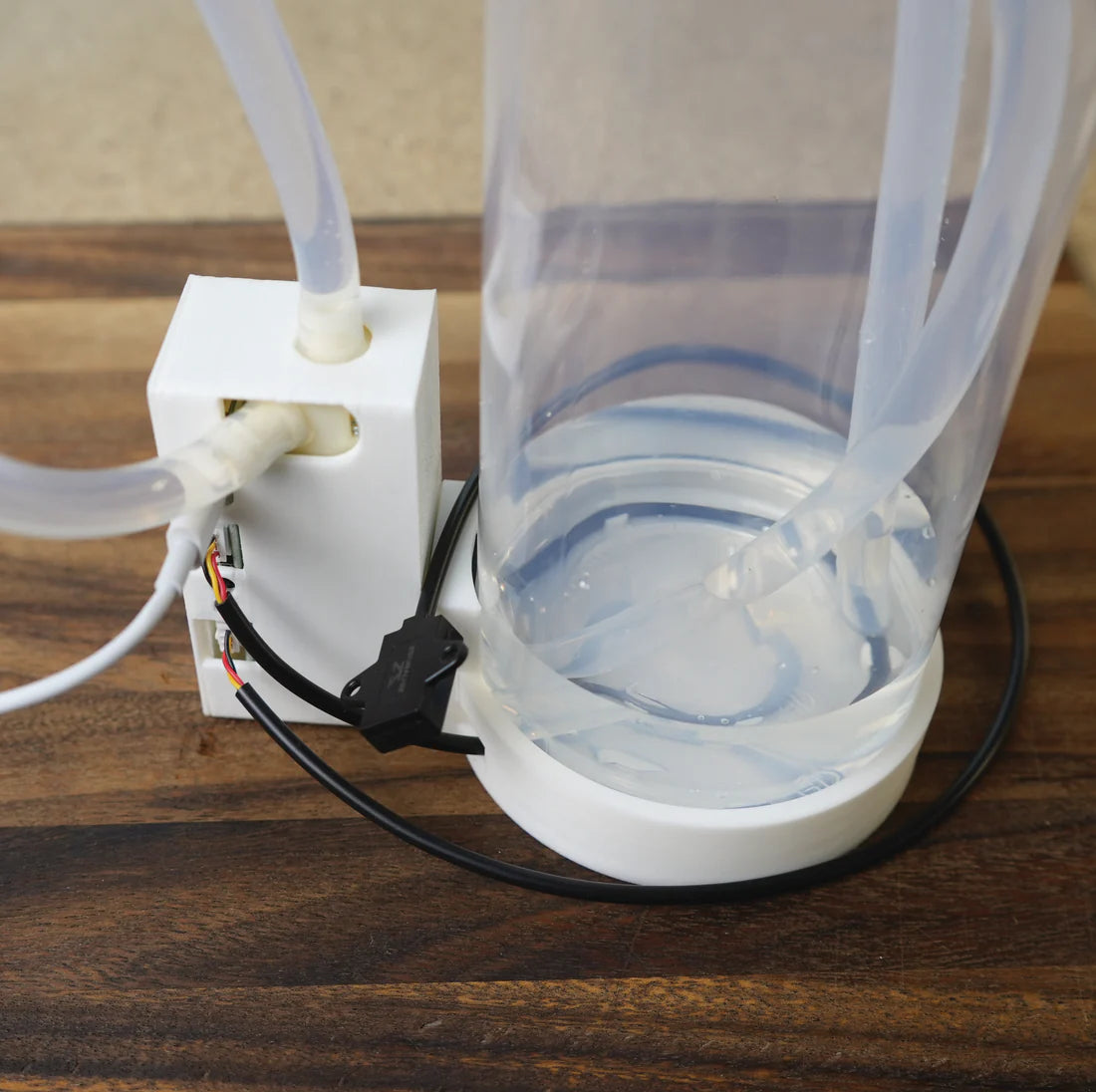 Apollo PUMP-1 Fluid Pump | Domotica Vloeistofpomp