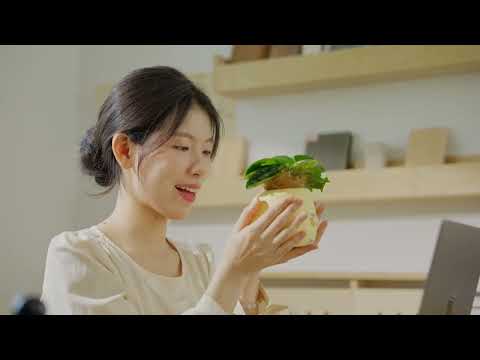 Plantsio Ivy Gen 2 – Interactive Smart Plant Pot with 9 Sensors