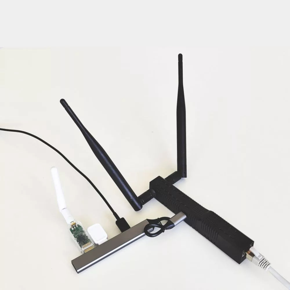 SMLIGHT SLZB-MR1U Dual-Radio Adapter Zigbee en Thread met Ethernet, Wi-Fi, PoE en USB Passthrough